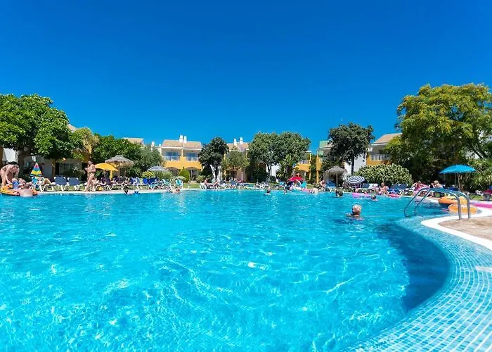 Comitas Tramontana Park 3* פורנלס