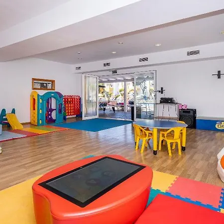 Comitas Tramontana Park Ξενοδοχείο με διαμερίσματα 3*