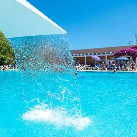 Apart Otel Comitas Tramontana Park